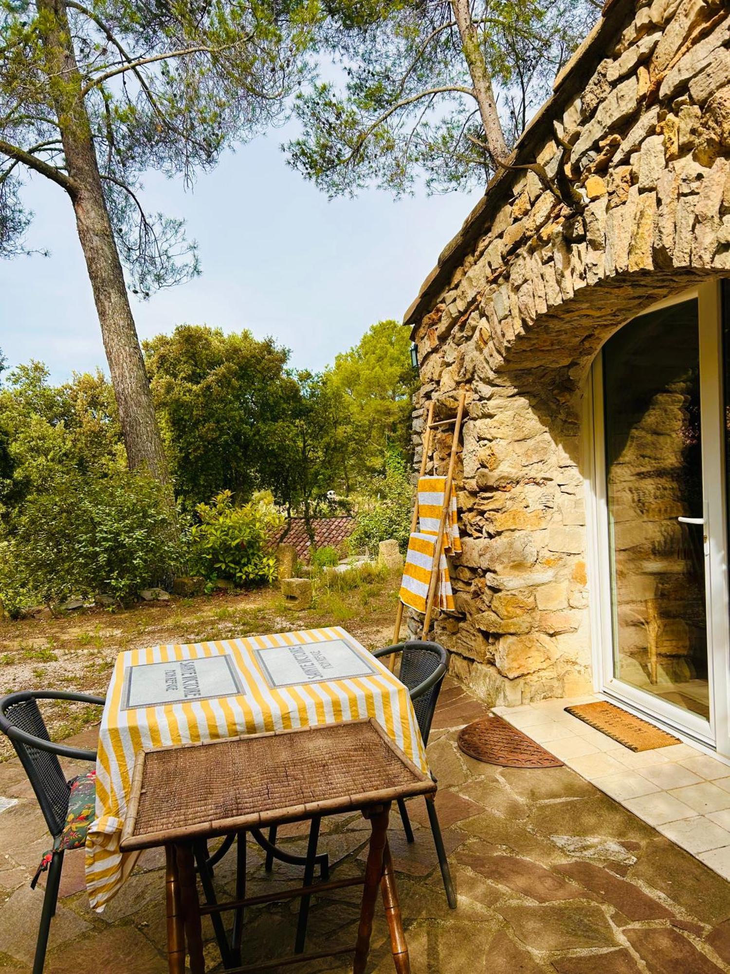 Les Cabanons Sainte Victoire Saint-Marc-Jaumegarde Exterior foto
